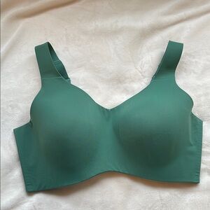 Knix Green Seamless Bra with Adjustable Straps